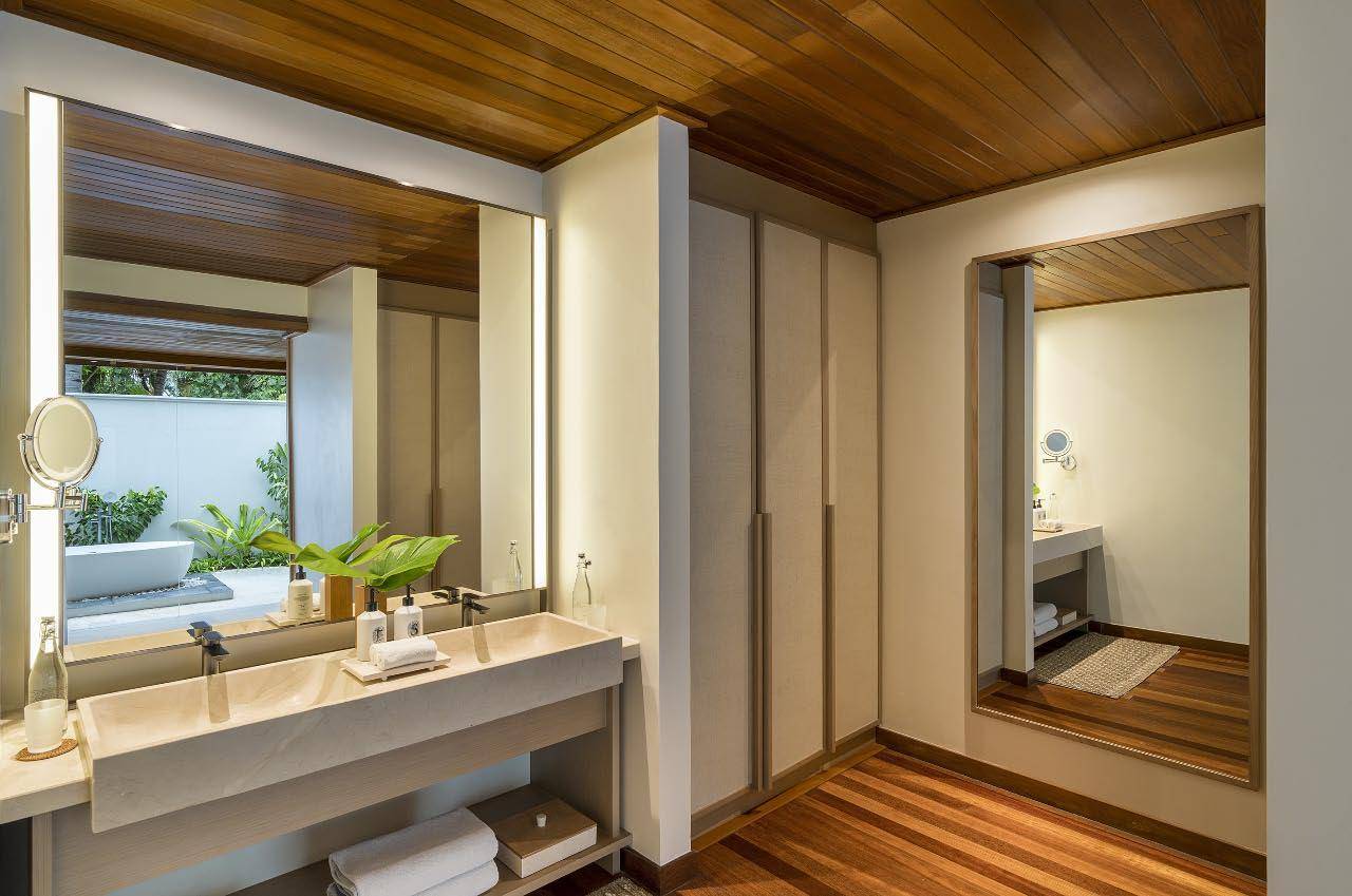 Three Bedroom Beach Pavilion with Pool,  Bad, Huvafen Fushi Maldives